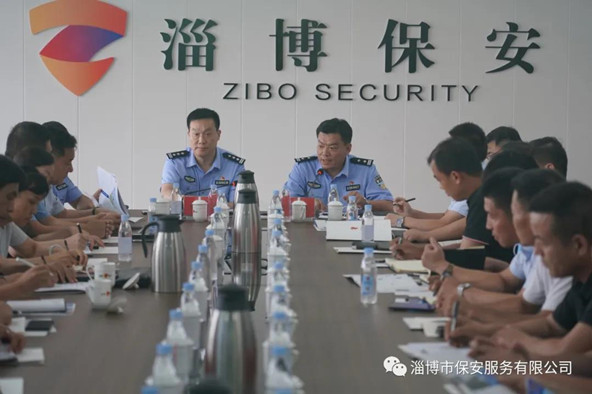 治安支隊(duì)三大隊(duì)大隊(duì)長(zhǎng)李春江講話(huà).jpg